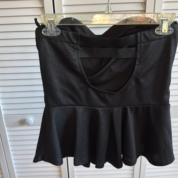 Cute sleeveless peplum top - Picture 2 of 6